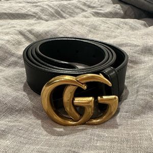 Gucci leather belt. Size 90
